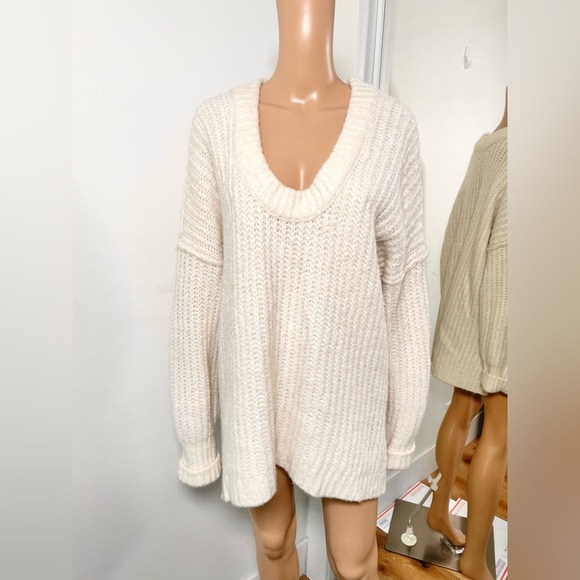 Free People Blue Bell V-Neck Sweater cream size M oversized slouchy Cabincore - Picture 3 of 8
